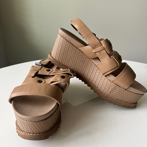 Makris Platform Sandal in Tan - Picture 4 of 4